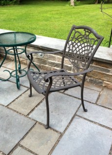 Patio chair / Hornet house